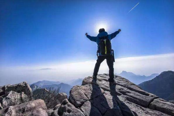登山有风险 小心加谨慎 驴友户外登山旅游注意事项有哪些-福美阁