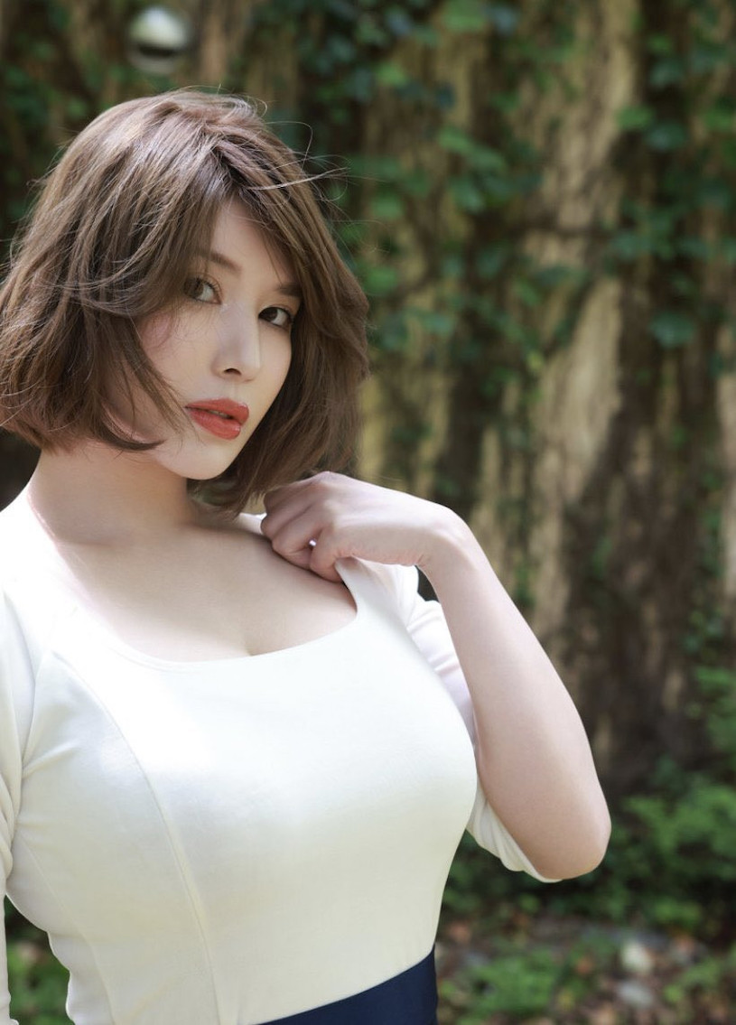 J罩杯神乳正妹《凪光》精选品番作品推荐介绍及预览-福美阁